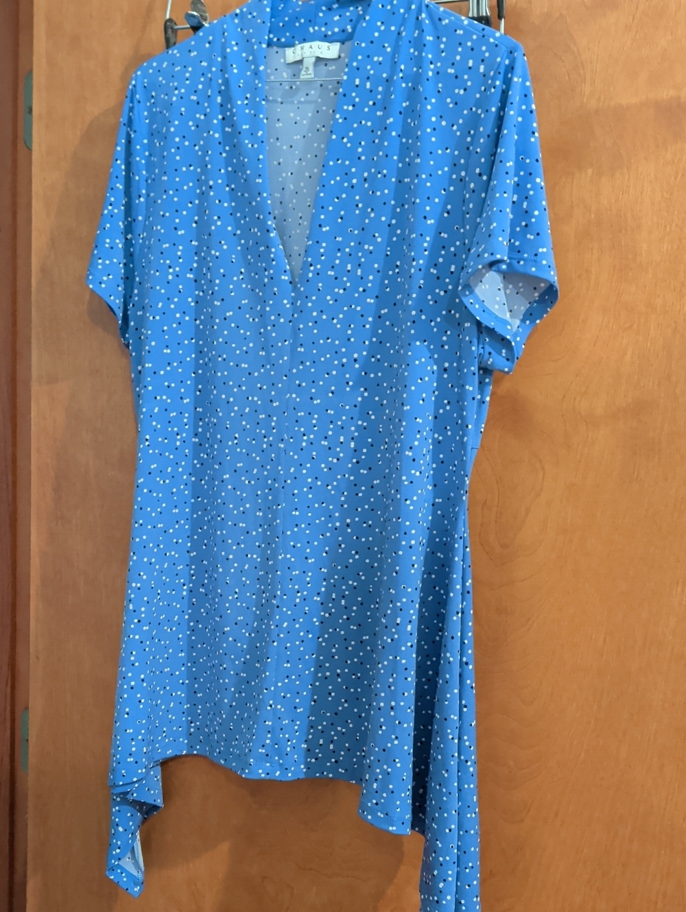 Chaus NY Blue V-Neck Short Sleeve Women's XL Top with White And Black Dot Print